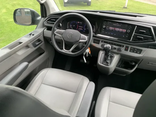 Afbeeldingen van VW Caravelle 8-personenbus (verlengd)