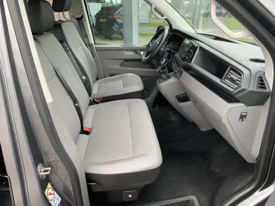 Afbeeldingen van VW Caravelle Rolstoelbus (verlengd)